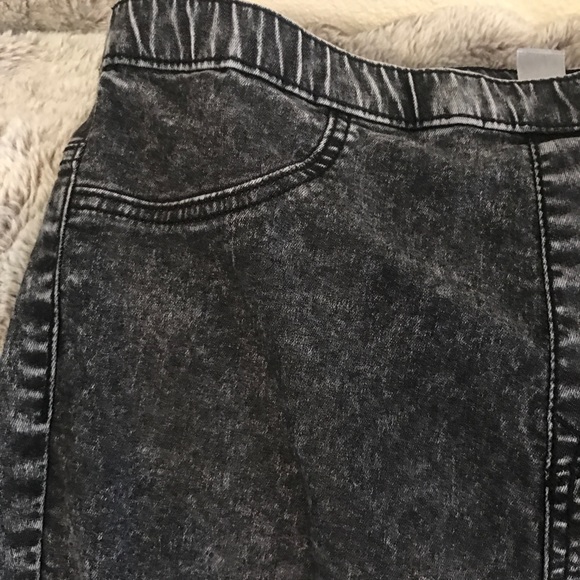 Jeans - Picture 2 of 4